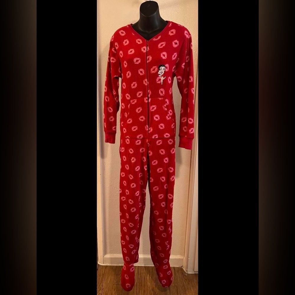 Lip Print Betty Boop Onesie/Overall Pajamas